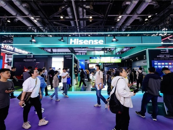 海信携旗舰新品亮相InfoComm 2026，原生三色激光技术定义商用投影天花板